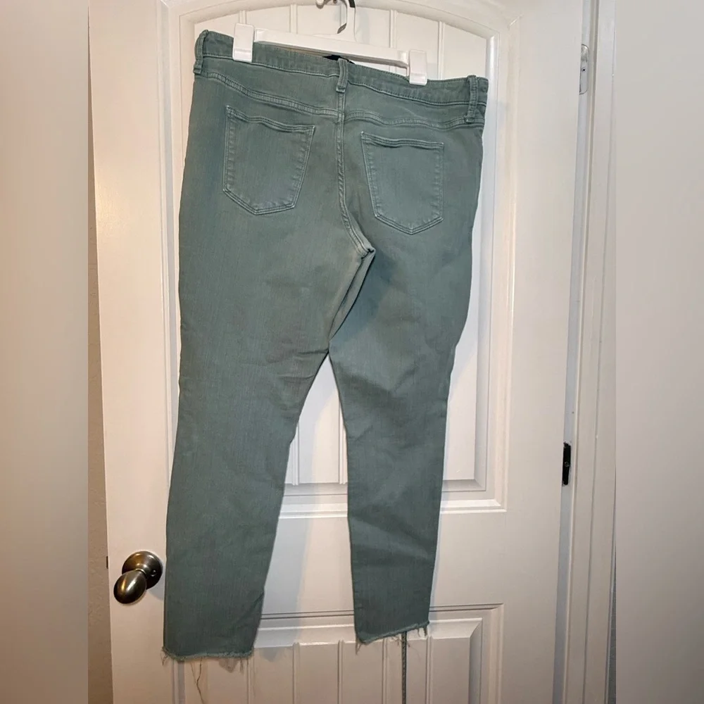 Universal Thread High Rise Skinny Jeans Light Green Raw Hem Women’s 14/32R - Picture 2 of 8